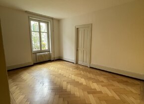 Altbau WG Zimmer im Breitsch