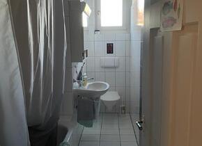 Suche zwei neue Roomies ab sofort oder verhandelbar :)