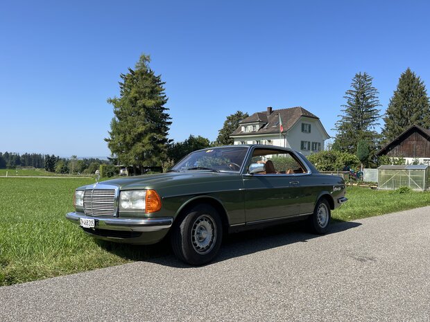 Mercedes Benz 230 C w123 coupe