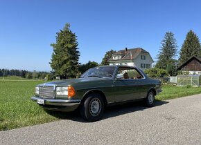 Mercedes Benz 230 C w123 coupe