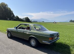 Mercedes Benz 230 C w123 coupe