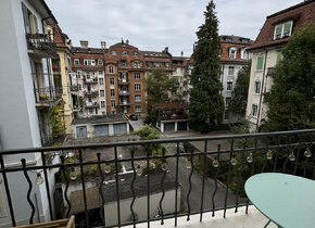 Wunderschöne Altbau-Wohnung im Weissenbühl