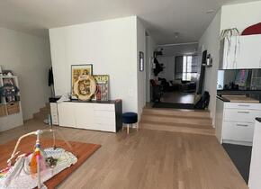 Stadtnahe Loft-Wohnung zur untermiete.
Möbliert oder...