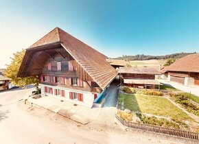 5.5-Zimmer-Wohnung auf 2 Stockwerken in Bauernhaus