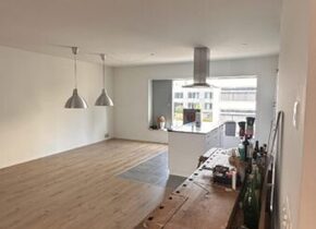 Sehr zentrale 3,5 Zimmer Wohnung im Kreis 4, Nähe...