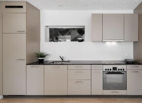 Moderne 2.5 Zimmer Wohnung mit eigenem Waschturm