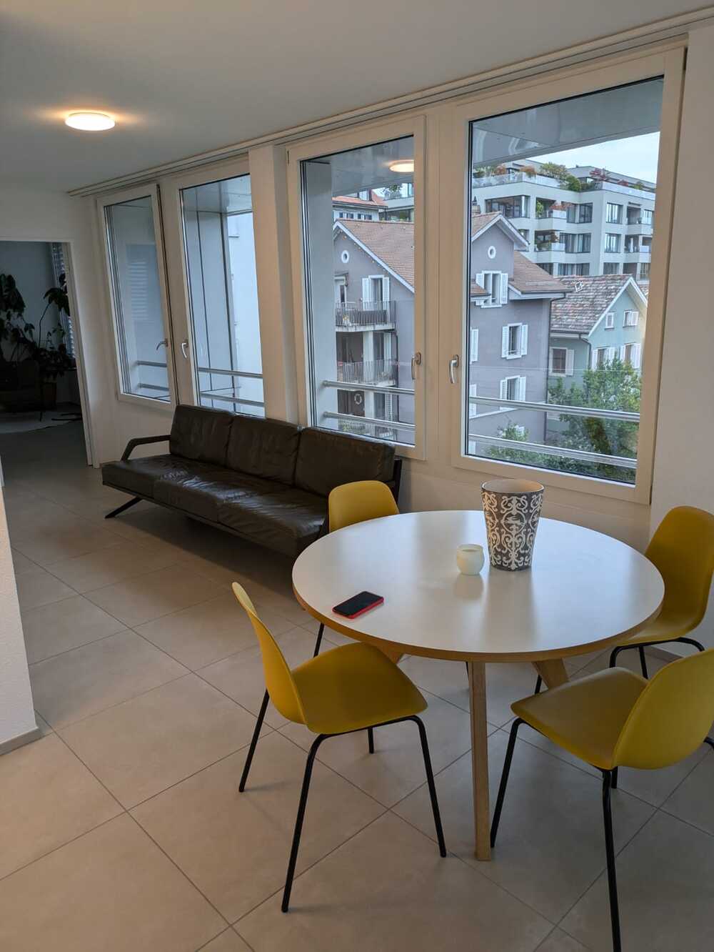 Top furnished city appartment in trendy Wipkingen -...