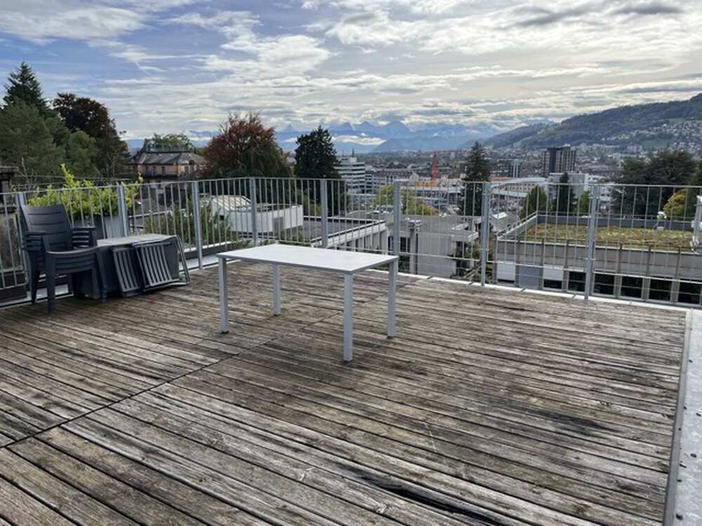 Zentrale, ruhige Dachwohnung mit 
top Dachterrasse in...