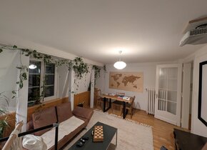 Suche Mitbewohner/in in 95 m2 Altbauwohnung Nähe...