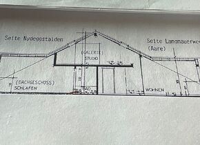 2.5 Zimmer Charmante Wohnung mit grosser Galerie (103qm)