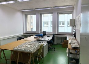 Heller Büro-/Ateliersplatz (13m2 ) an der Albulastrasse...