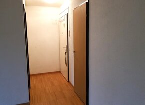 Über der Baumkrone: Helle  1 -Zimmerwohnung beim...