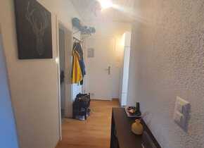 2.5 Zimmer - Helle Dachwohnung in Altstetten sucht...