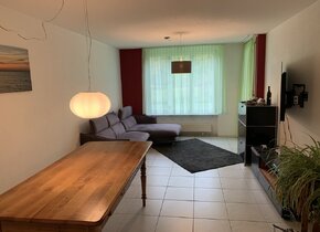 Schöne 2.5 Zimmerwohnung im EG mit Sitzplatz, Reduit,...