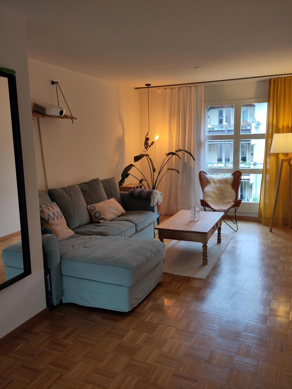 Helle, möblierte 4.5 Zimmer Wohnung in Zürich Höngg