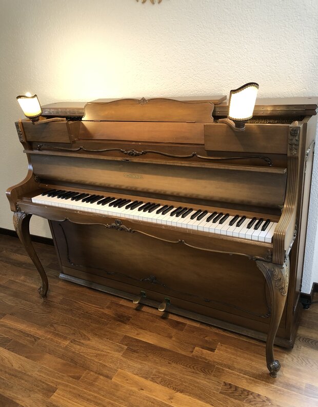 Barock Schimmel Klavier 
Einzigartiges Design