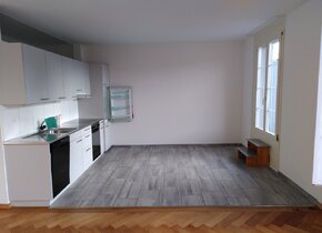 befristet/unmöbliert zu vermieten:
2 1/2-Zimmer Wohnung...