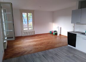 befristet/unmöbliert zu vermieten:
2 1/2-Zimmer Wohnung...