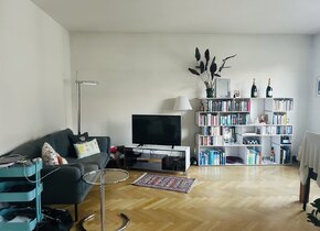 Wunderschöne 2.5 Zi Wohnung mitten in der Stadt