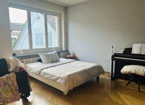 Wunderschöne 2.5 Zi Wohnung mitten in der Stadt