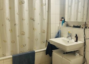 Wunderschöne 2.5 Zi Wohnung mitten in der Stadt