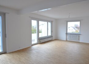 Charmante 3.5 Zimmer Wohnung mit Weitsicht zu vermieten