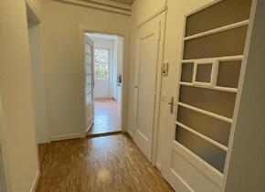 Charmante 2.5 Zimmer-Altbau-Wohnung
inmitten der...