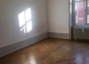 ROOM IN A BIG, BEATIFUL, IDEALLY LOCATED FLAT IN...