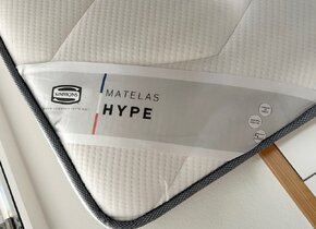 Schönes Doppelbett 160x200 mit Simmons Hype Matratze