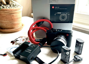 Leica Q2 47.3MP Kompaktkamera, schwarz mit Accessoires