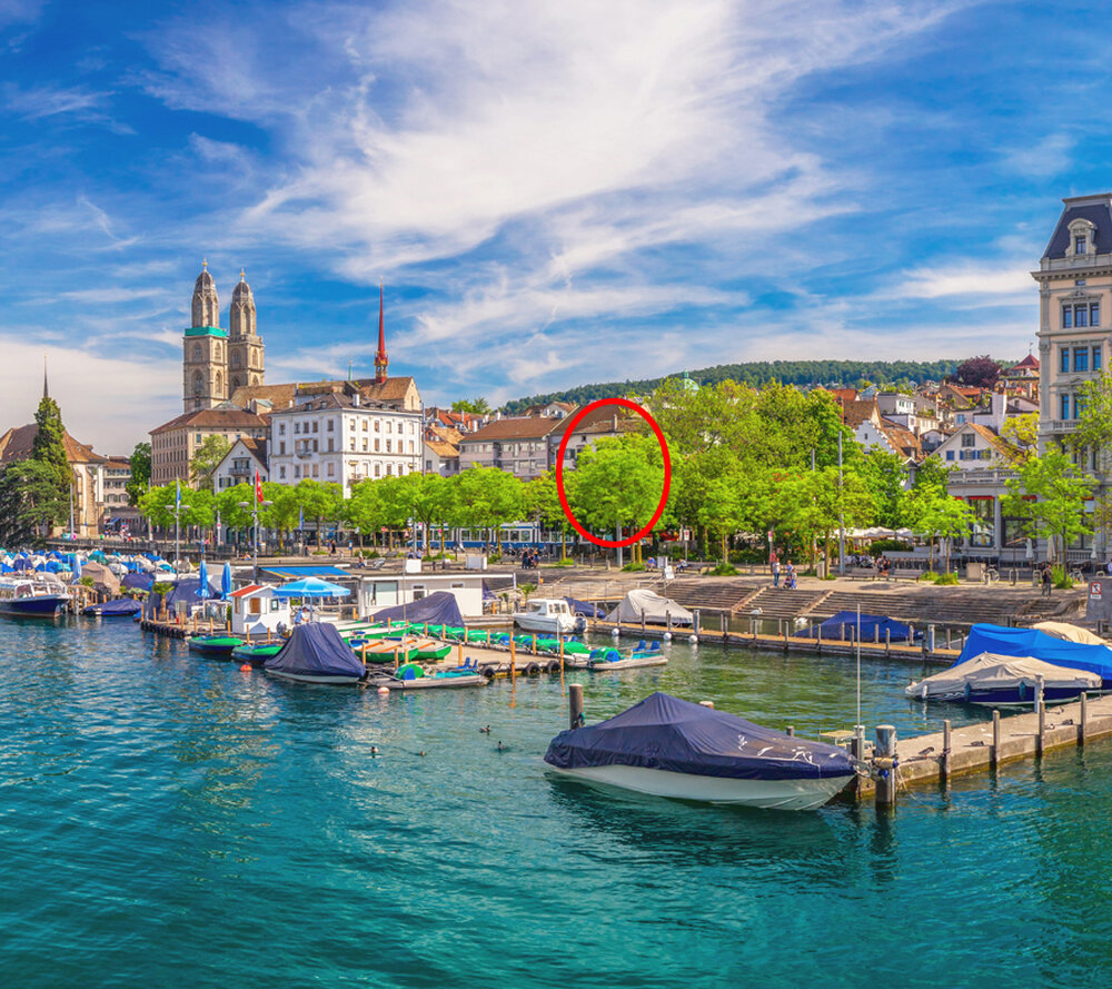 MÖBLIERTER BÜROPLATZ MIT ZUSÄTZLICHER SITZUNGSZONE IN...