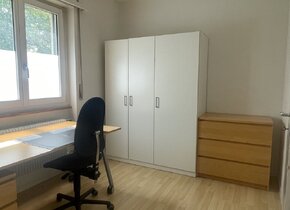 Ab 1. Dez: Möbiliertes Zimmer zur Untermiete frei...