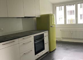 Dachgeschosswohnung mit Cheminée und Balkon