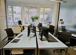 25 hochwertige Bürotische