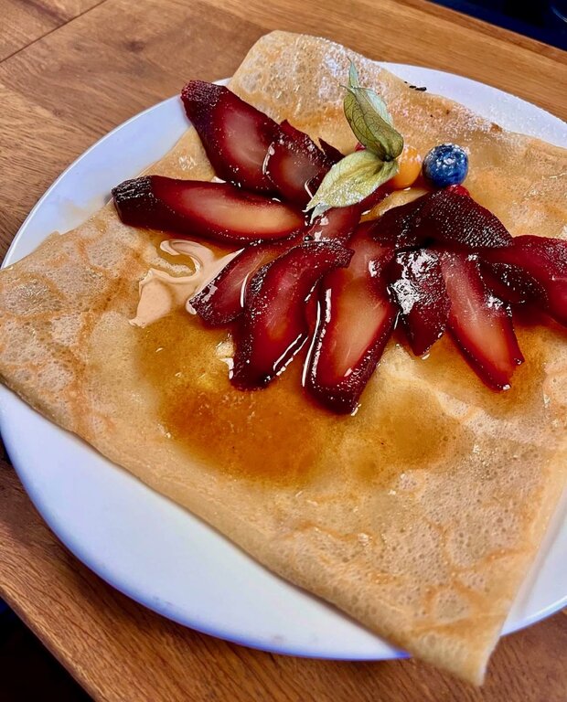 GastgeberIn mit Showtalent
- Crêpière / Crêpier