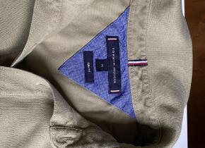 Neuwertiges Tommy Hilfiger Slim Fit, Grösse M, Farbe...