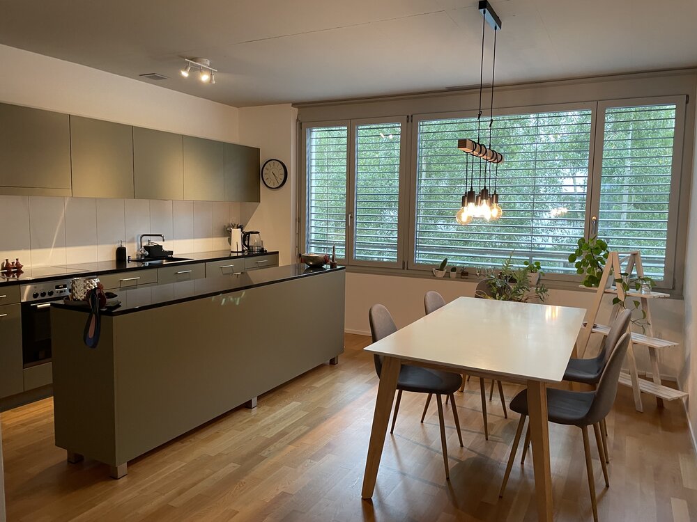 grosse, moderne 2.5 Zimmer Wohnung zu vermieten