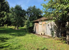 Stilvoll renovierte Altbauwohnung mit grossem Garten zu...