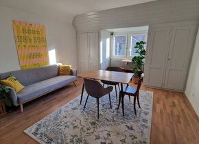 Sanierte 3-Zimmer-Wohnung mit Dachterrasse nahe Bahnhof