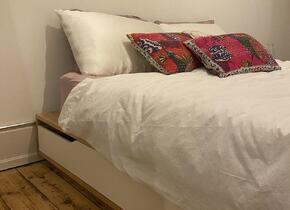 Urgent due to move out! IKEA mandal bed - 160x200cm