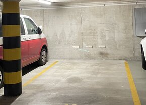 Tiefgaragen-Parkplatz in Wiedikon zu vermieten