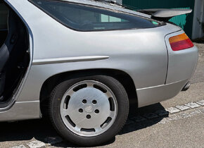 VERKAUFE ‚schönen Oldtimer an Liebhaber‘ Porsche 928...