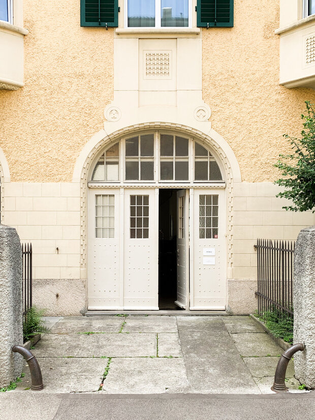 Arbeitsplätze inkl. Studiofläche nähe Bahnhof Wiedikon im Atelier Narrato