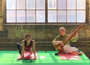 Yoga mit Live-Musik