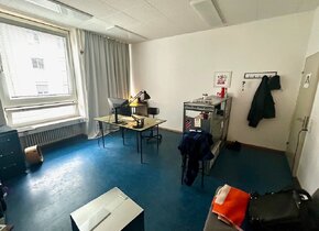 Biete Atelier/Büro zur Zwischenmiete (Kreis 4)