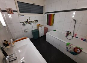 Grosszügige 4.5-Zimmer-Wohnung in Liebefeld