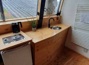 Leben in einem indoor Tiny House direkt an der Limmat ?