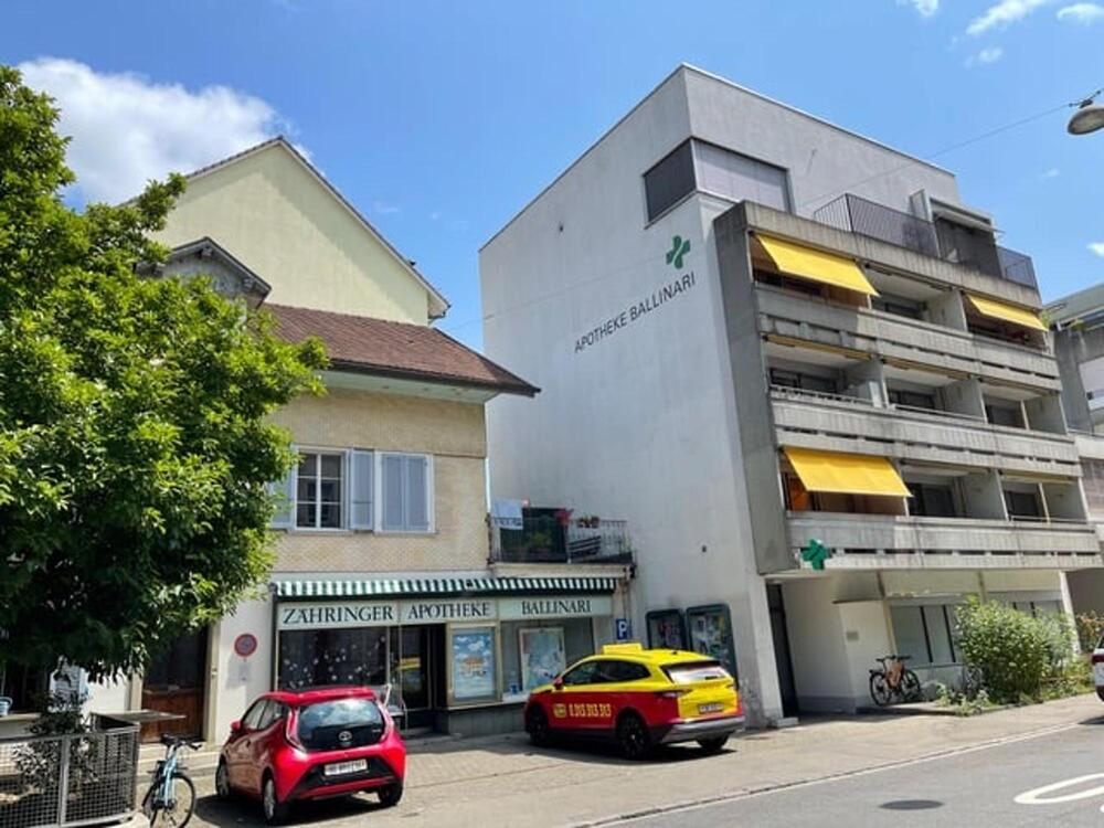 Länggasse: Attika-Wohnung mit Dachterrasse und zwei...