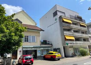 Länggasse: Attika-Wohnung mit Dachterrasse und zwei...