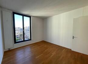 Länggasse: Attika-Wohnung mit Dachterrasse und zwei...